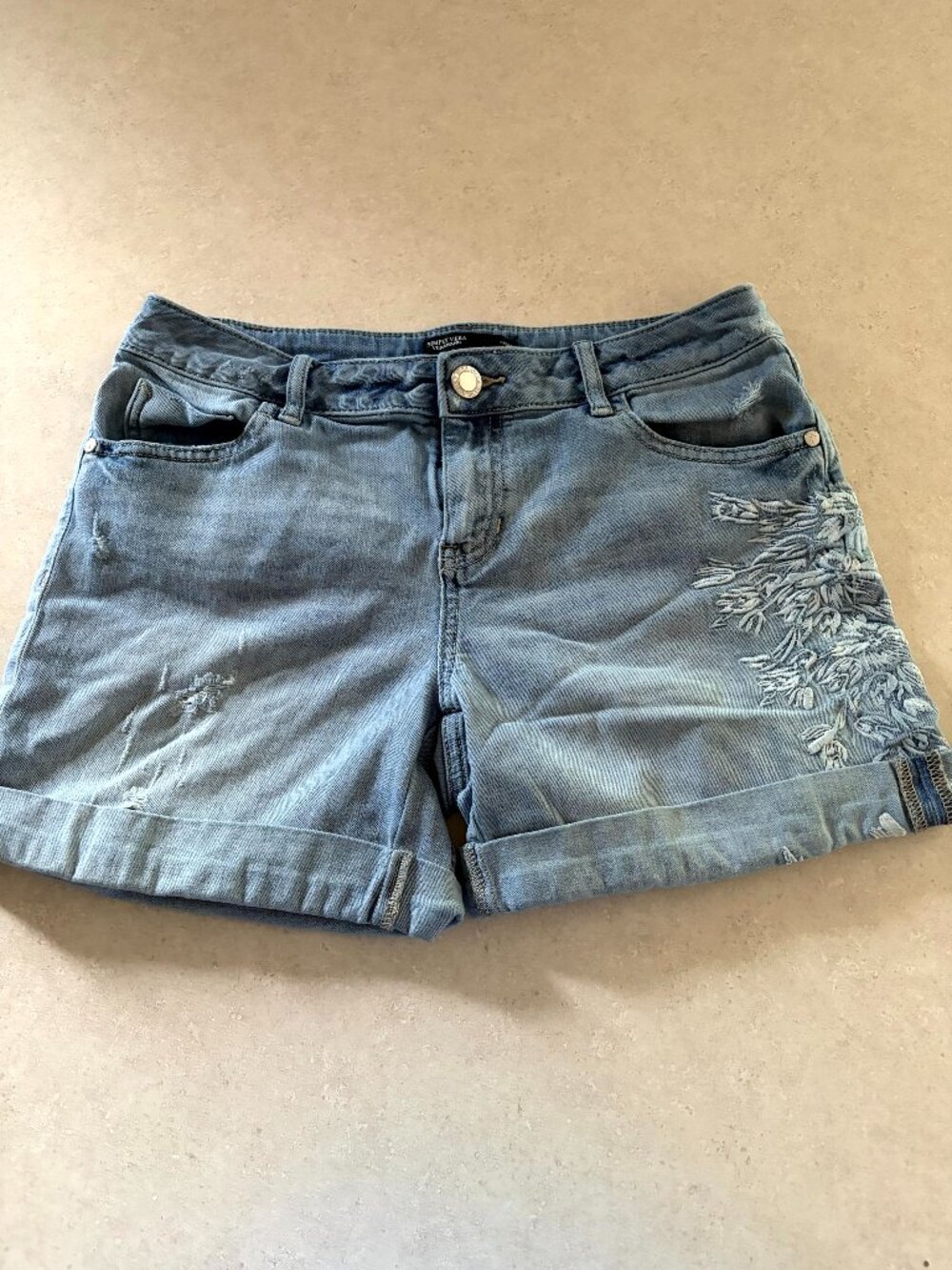 Simply Vera Vera Wang Women's Denim Jean Shorts Size 4 Embroidered